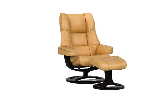 IMG Nordic 60 compact leather recliner at Recliner & Co Brisbane showroom.